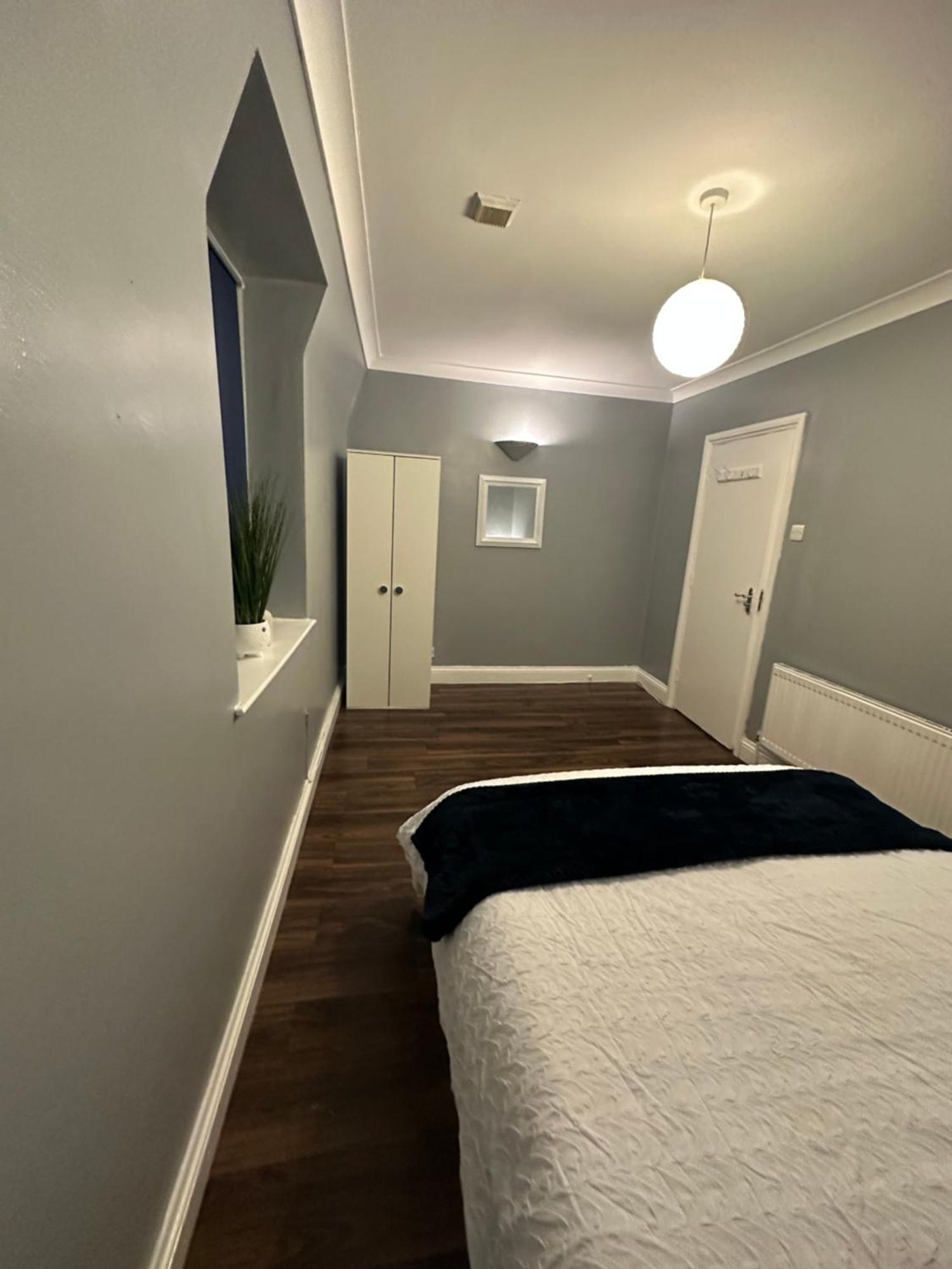 Charming 1 Bedroom Flat With Living In Kings Cross, St Pancras No Lift *