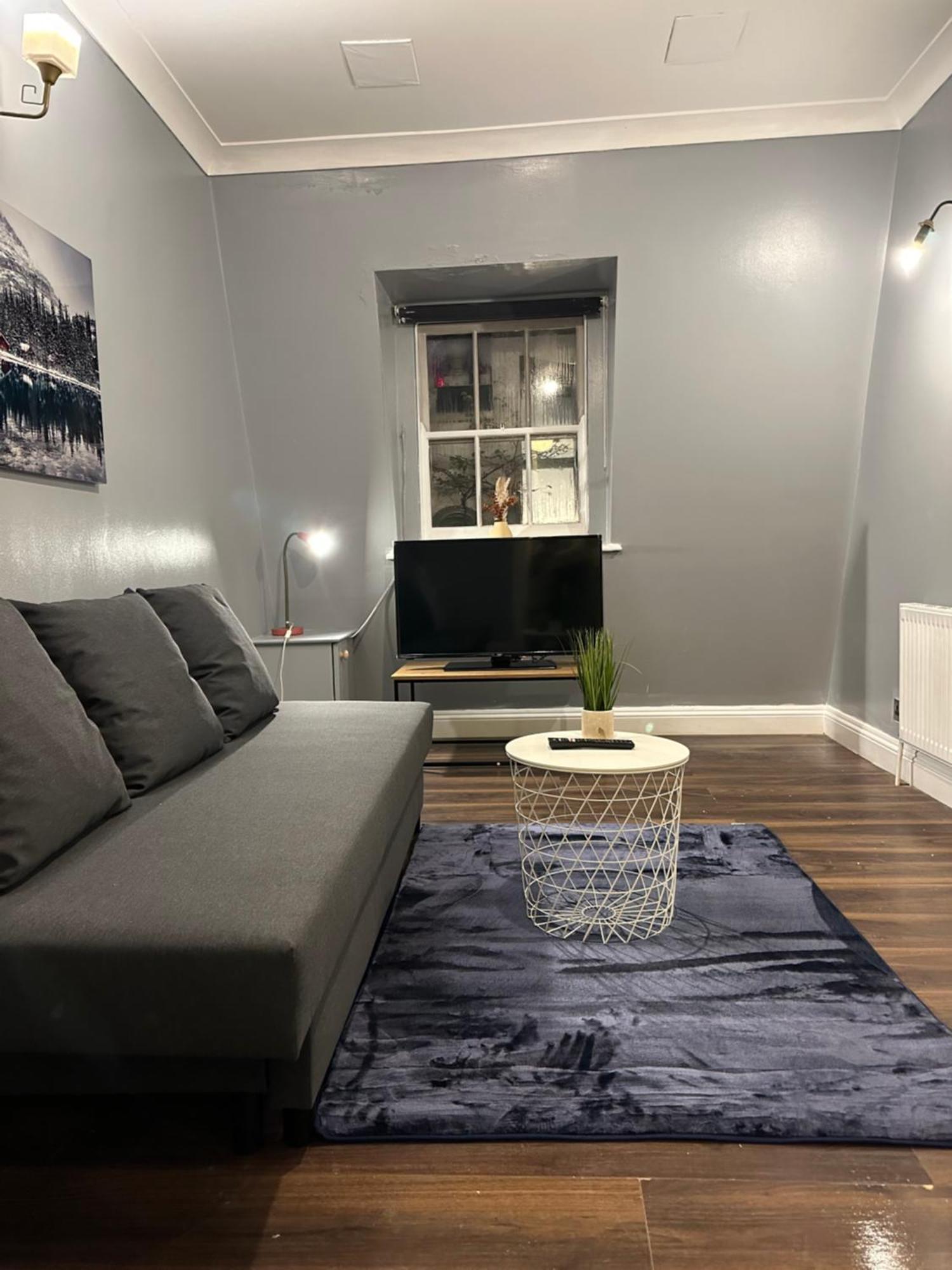 Charming 1 Bedroom Flat With Living In Kings Cross, St Pancras No Lift *