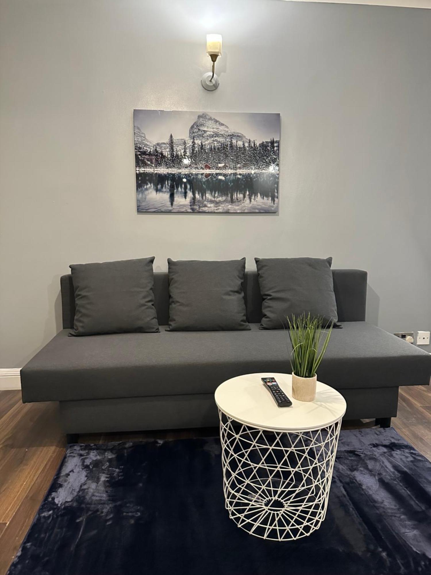 Charming 1 Bedroom Flat With Living In Kings Cross, St Pancras No Lift Londra