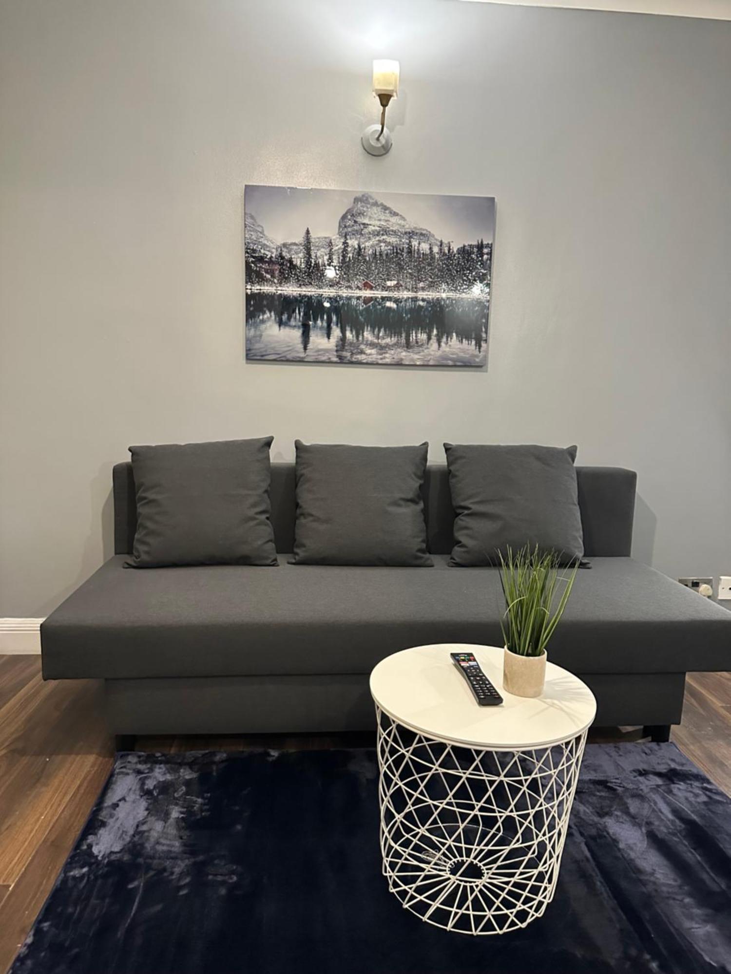 Charming 1 Bedroom Flat With Living In Kings Cross, St Pancras No Lift *