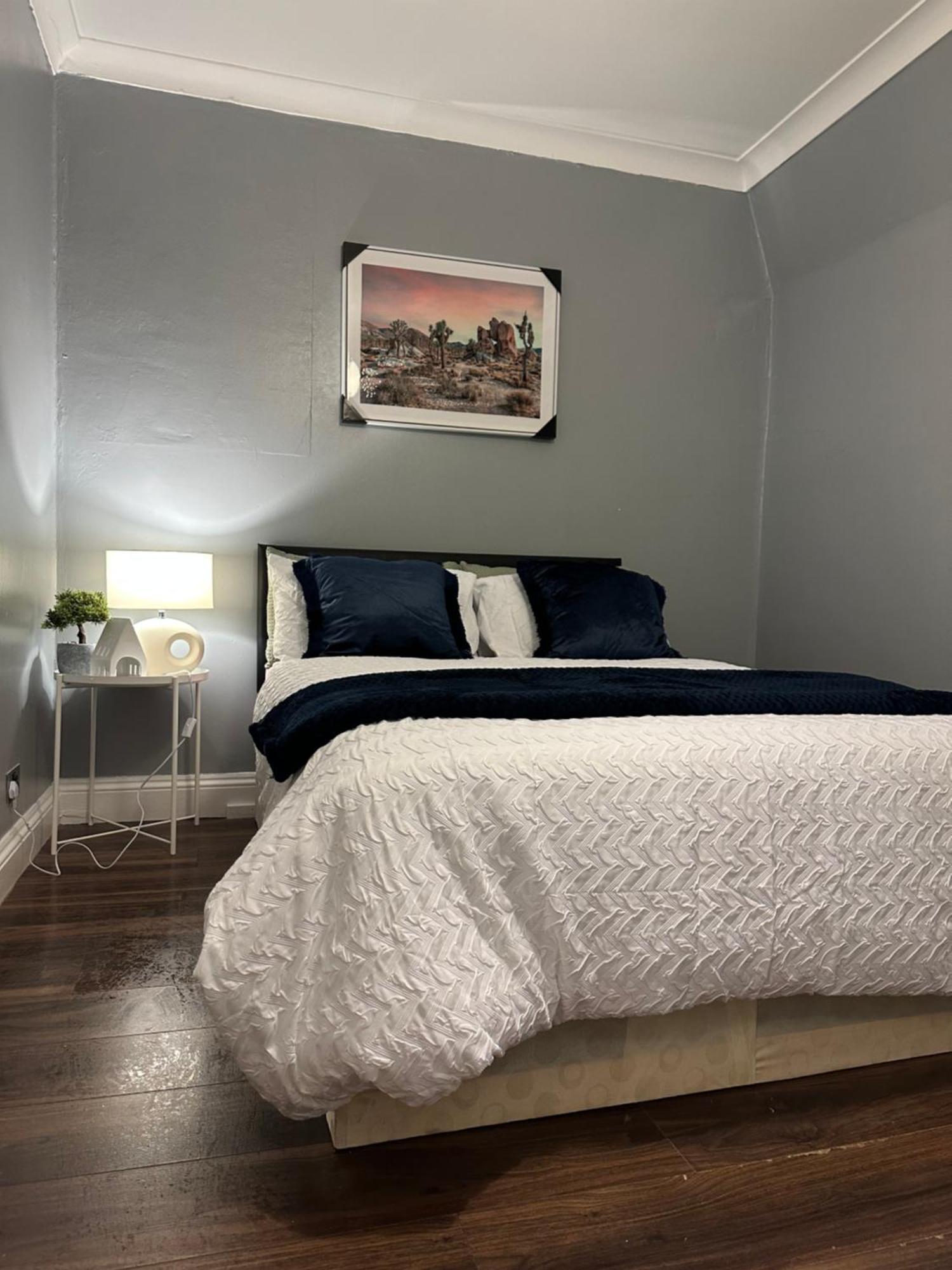 Charming 1 Bedroom Flat With Living In Kings Cross, St Pancras No Lift Appartamento *
