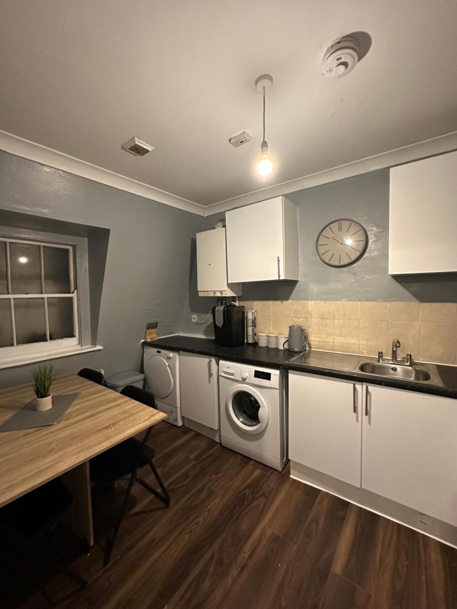 Charming 1 Bedroom Flat With Living In Kings Cross, St Pancras No Lift * Londra
